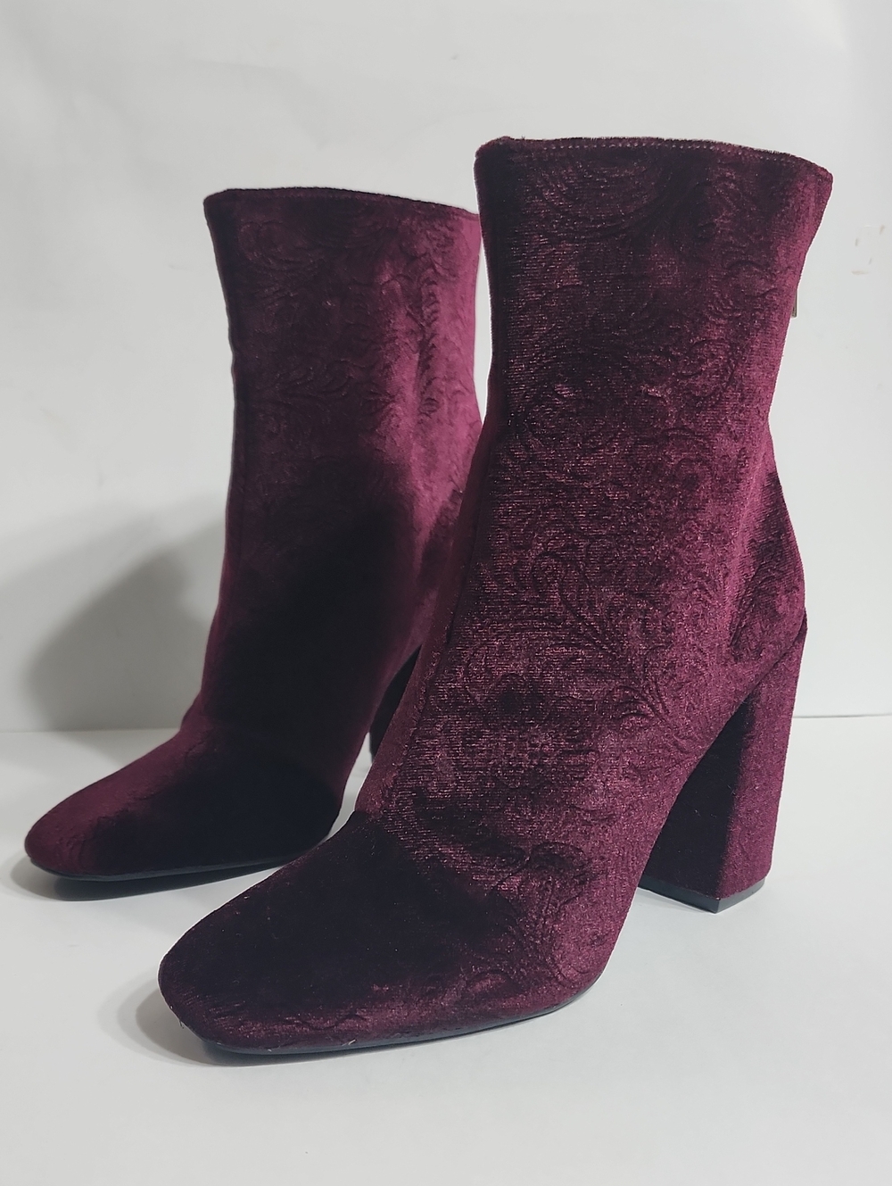 Jessica Simpson Women Embossed Wine Fuchsia Velvet Chunky Heel Booties Size 6